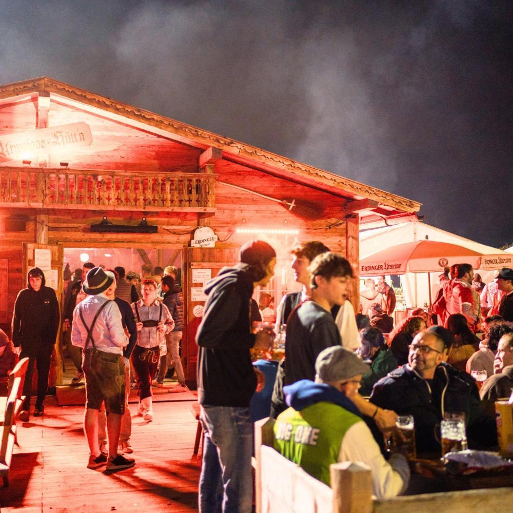 Oktoberfest Wiesn Camp Lodge Munich Luaran gambar