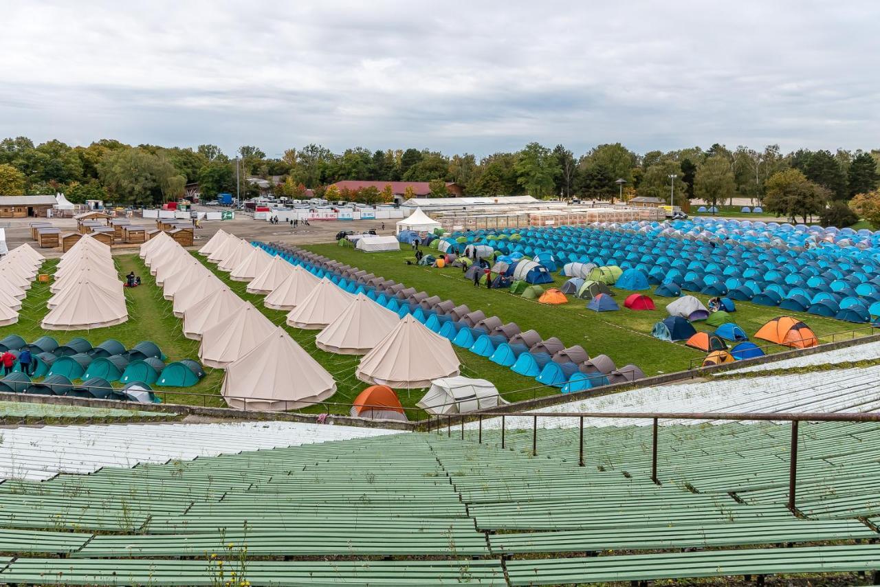 Oktoberfest Wiesn Camp Lodge Munich Luaran gambar
